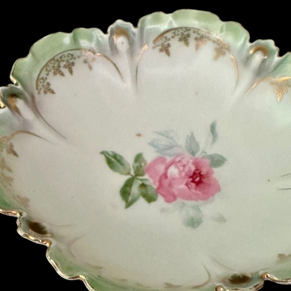 R S PRUSSIA ANTIQUE PORCELAIN ROSES JEWELRY CANDY DISH GOLD GREEN HAND PAINTED - Picture 3 of 15